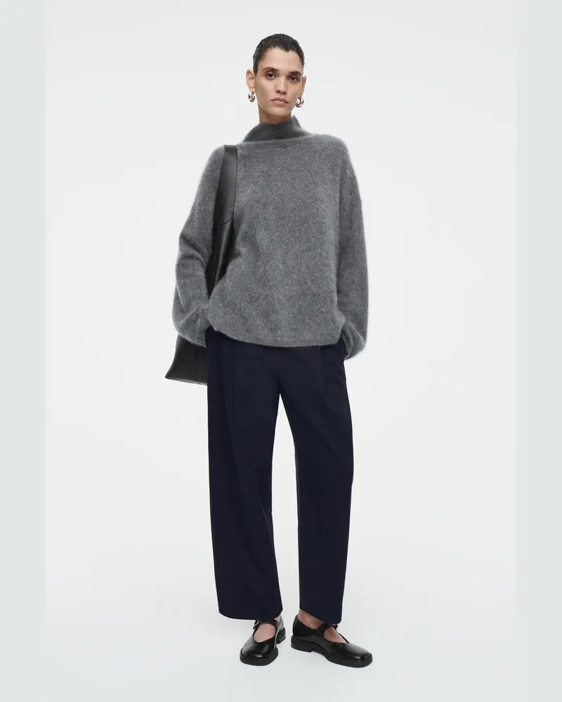 COS Chinohose Mit Falten Und Barrel-Bein Blau