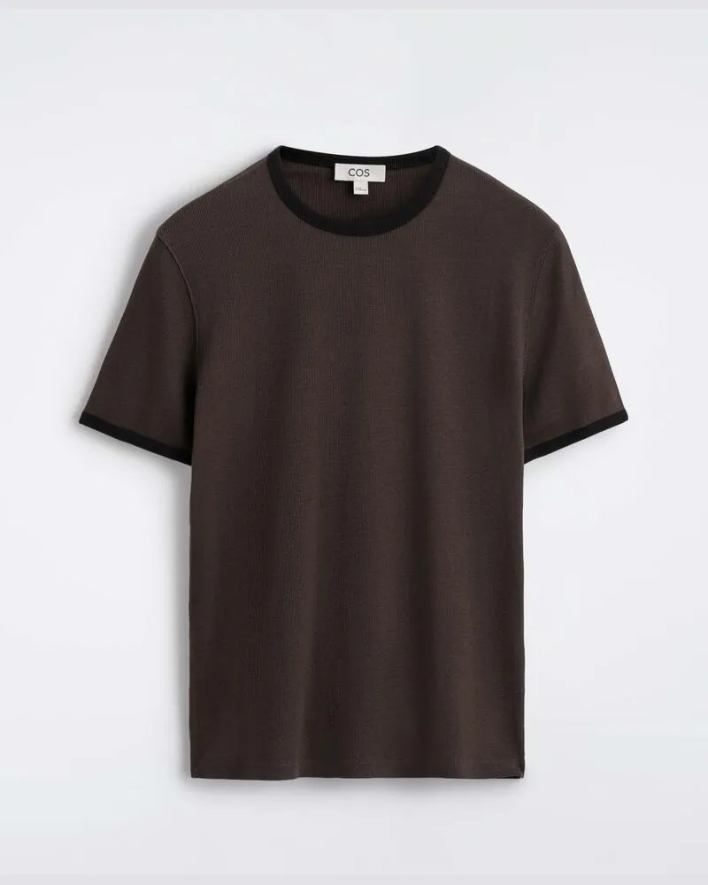 COS Schmal Geschnittenes Geripptes Baumwoll-T-Shirt Braun
