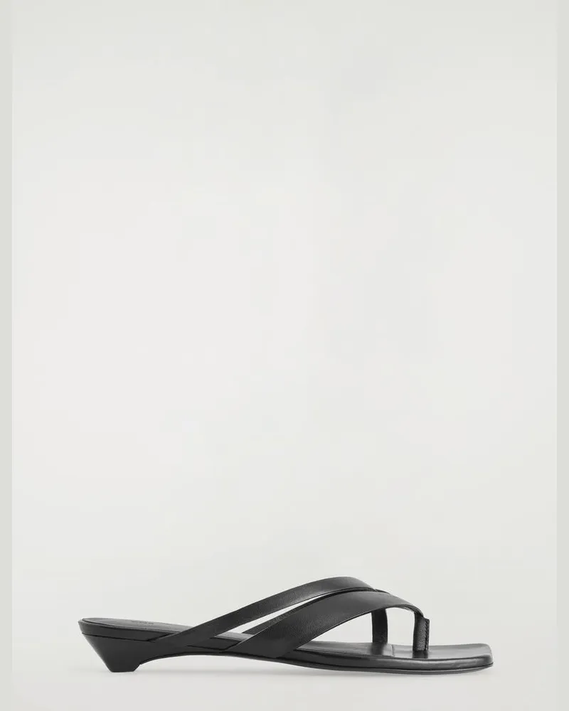 COS Sandalen Mit Kreuzriemen Und Kitten-Heel Schwarz