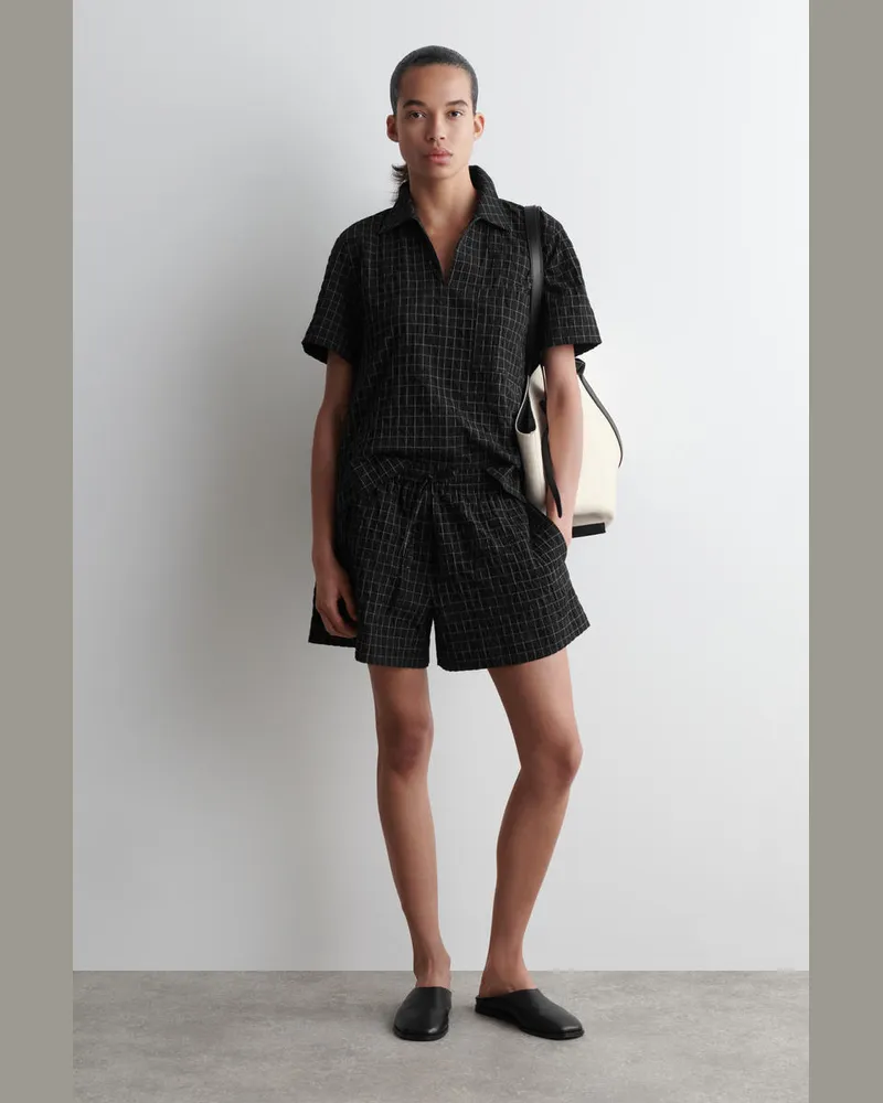 COS Karierte Baumwollshorts Schwarz