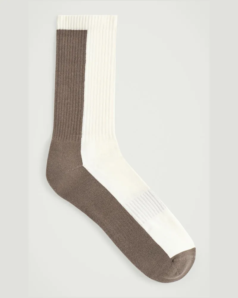 COS Gerippte Socken Mit Colour-Block-Design Braun