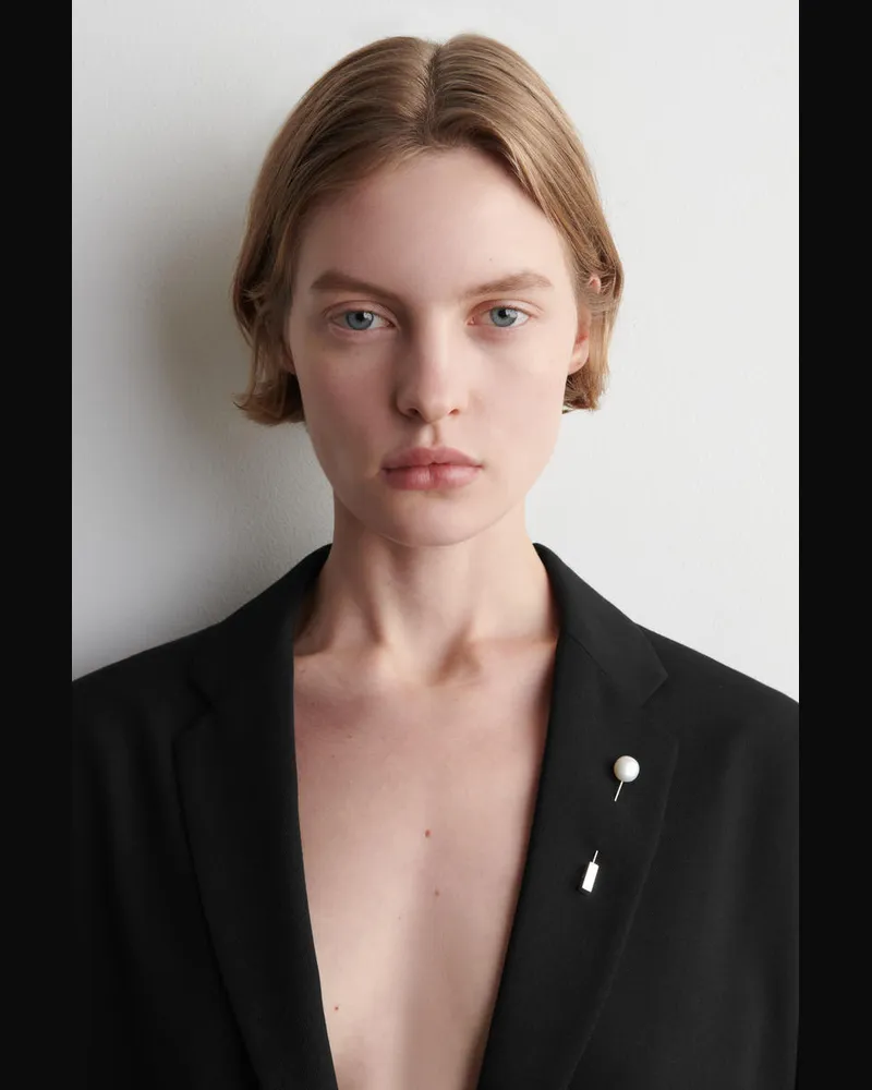 COS Brosche Mit Süsswasserperlen Silberfarben