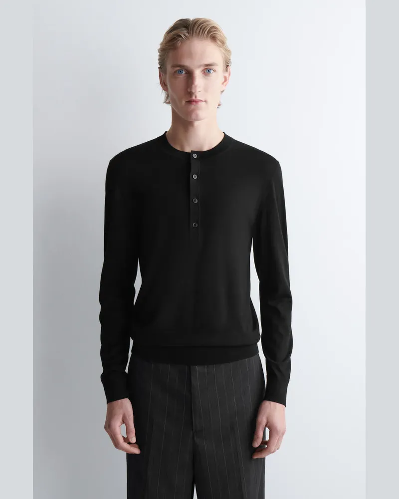 COS Schmales Henley-Oberteil Aus Merinowolle Schwarz