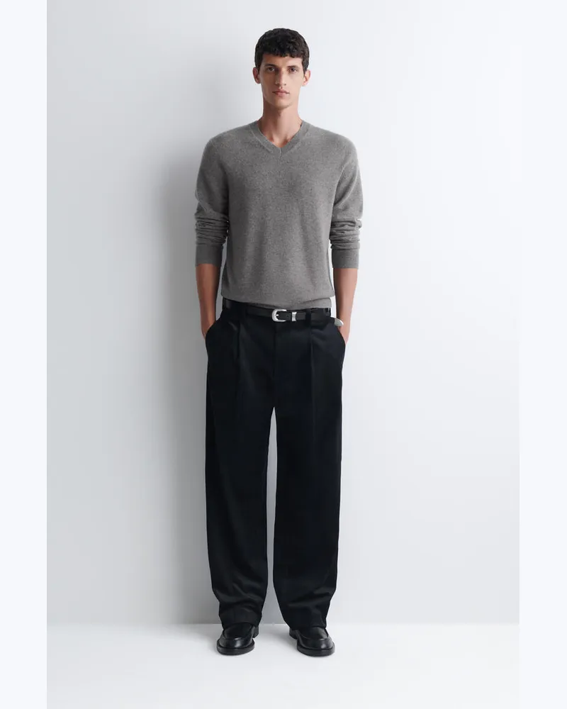 COS Lockere, Schmal Zulaufende Cordhose Mit Falten Schwarz