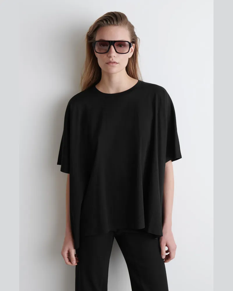COS Oversized-T-Shirt Aus Seide Mit Fledermausärmeln Schwarz