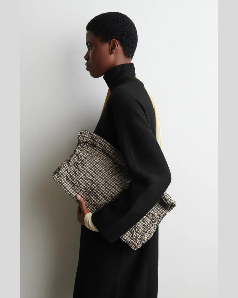 COS Oversized-Clutch Mit Umschlag Beige