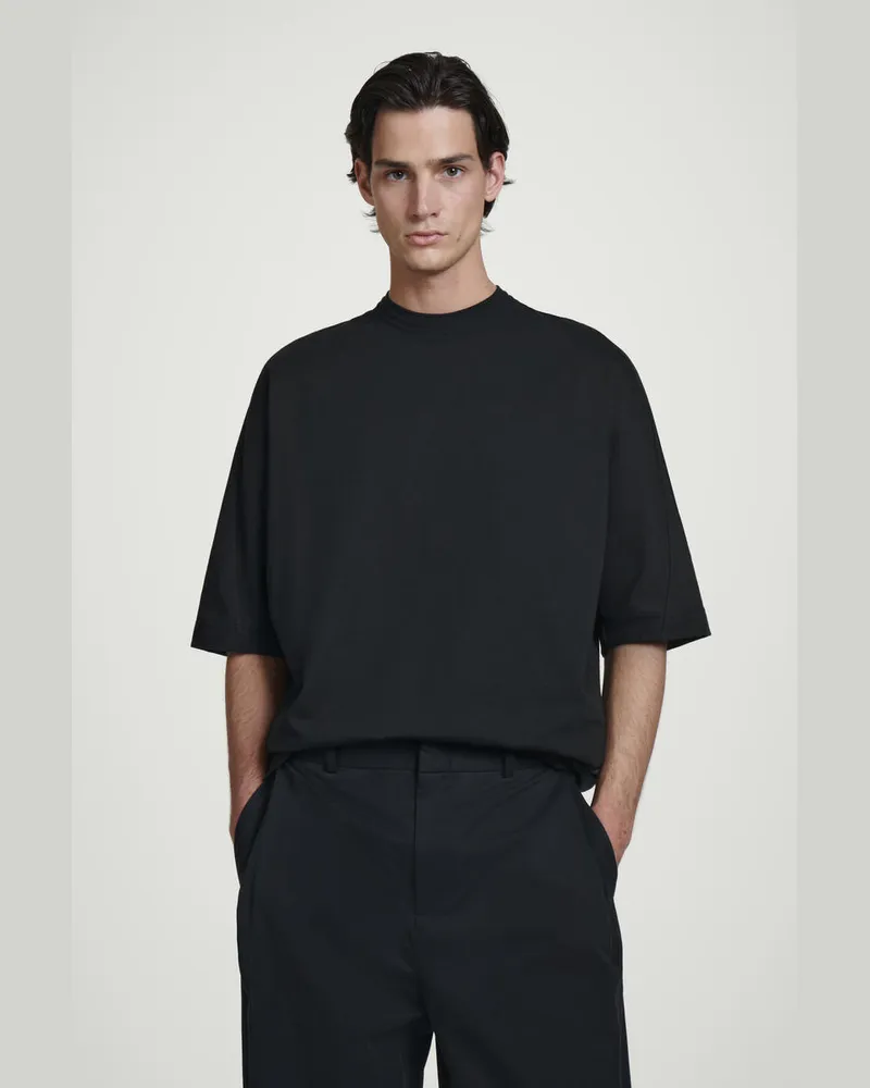 COS Gewichtiges Oversized-T-Shirt Mit Kragen Schwarz