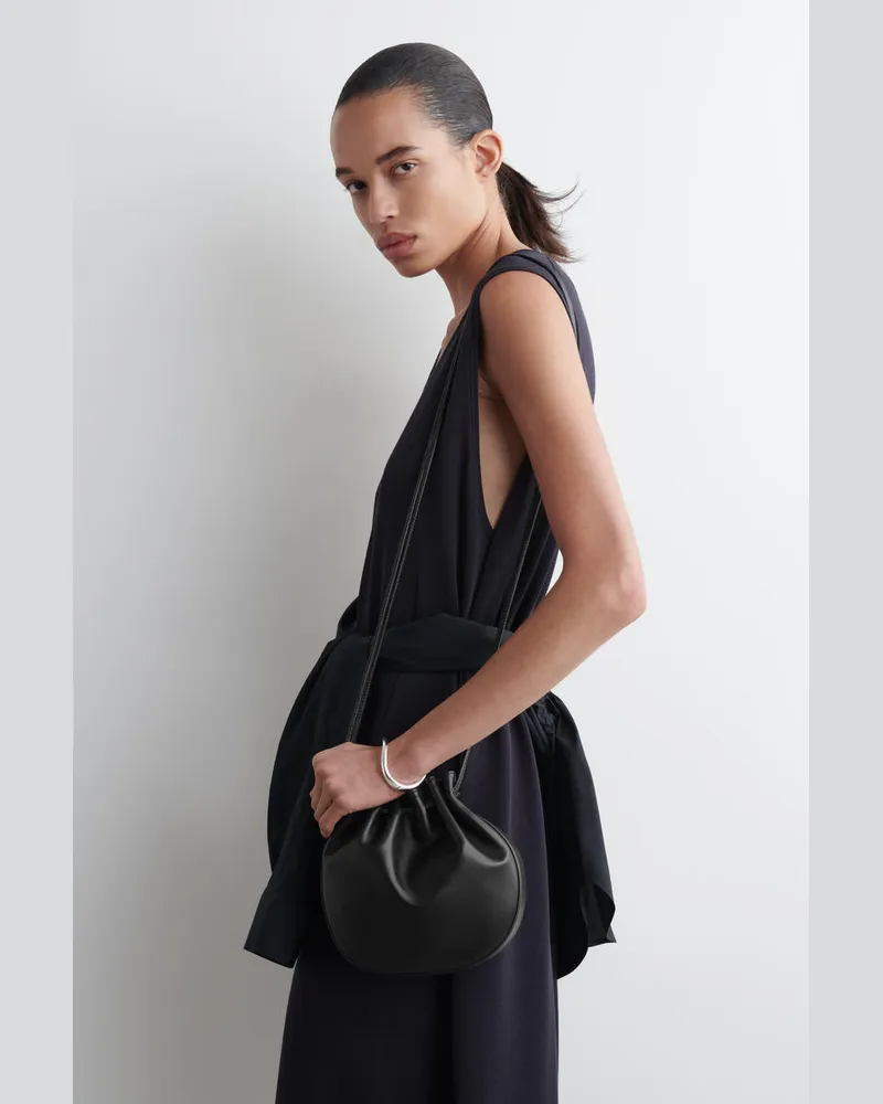 COS Beuteltasche Mit Raffungen - Leder Schwarz