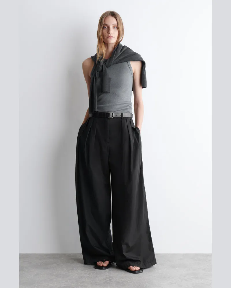 COS Hose Aus Baumwolle Mit Weitem Bein Und Falten Schwarz