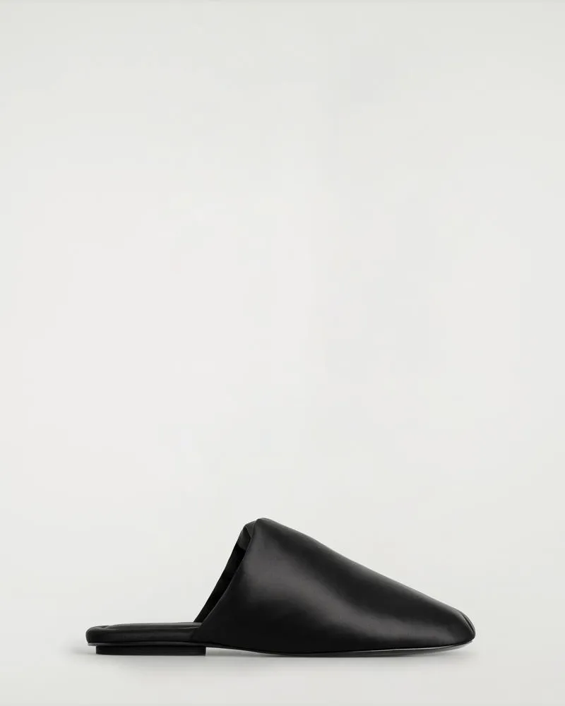 COS Mules Aus Satin Schwarz