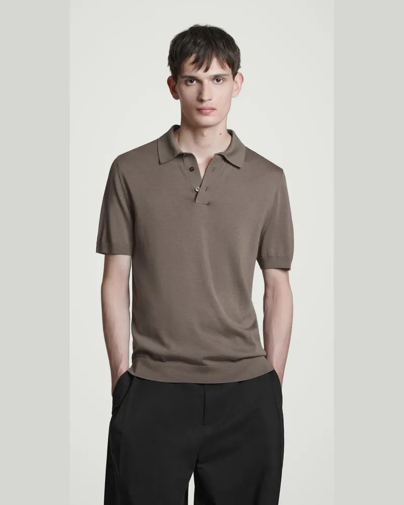 COS Schmal Geschnittenes Poloshirt Aus Seidenstrick Beige