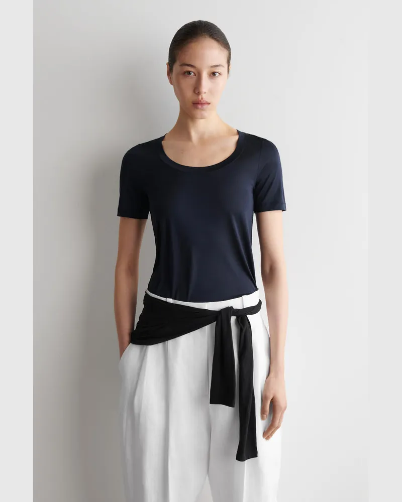 COS Schmales T-Shirt Aus Seide Blau