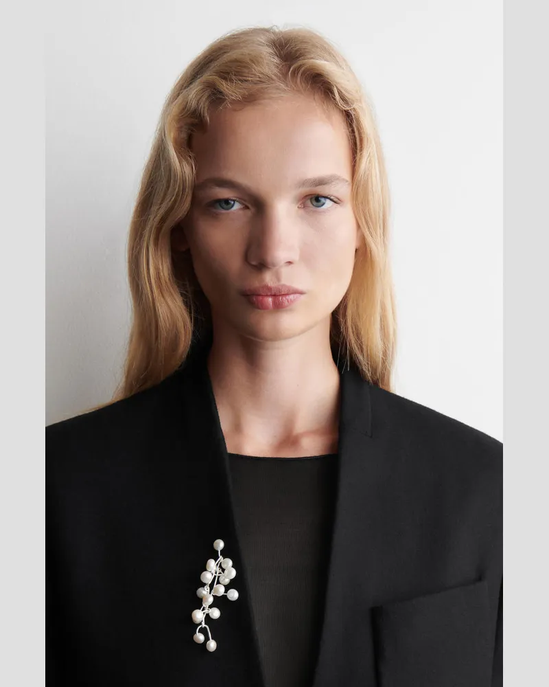 COS Brosche Mit Süsswasserperlen Weiß