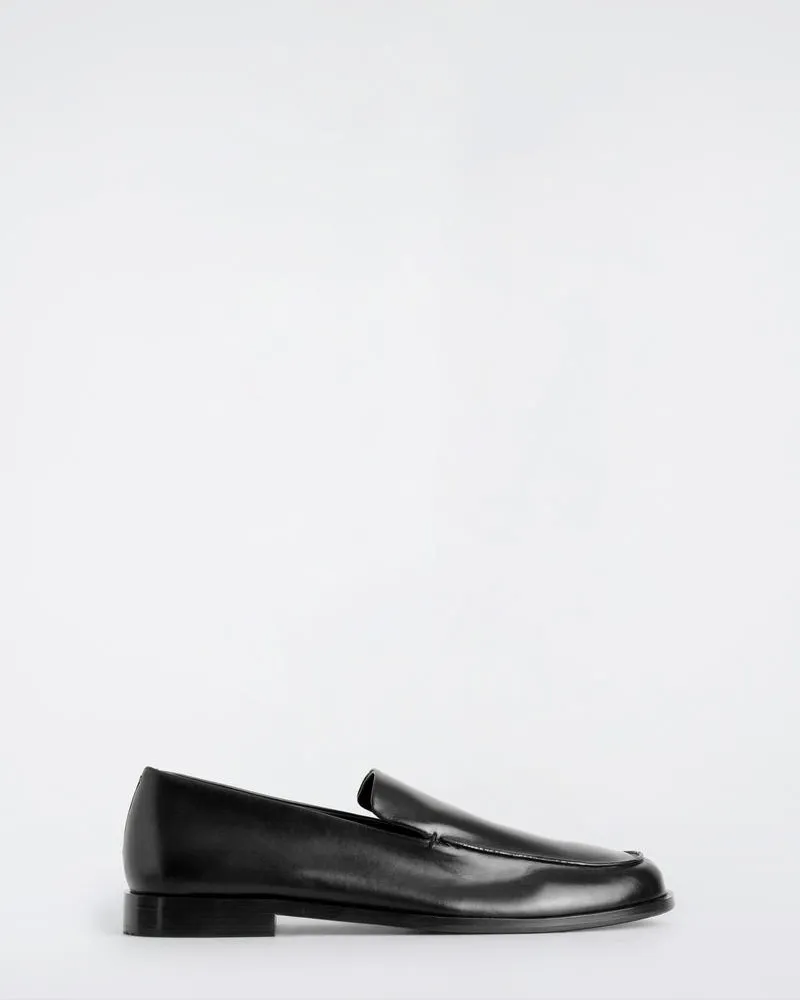COS Loafers Aus Glänzendem Leder Schwarz