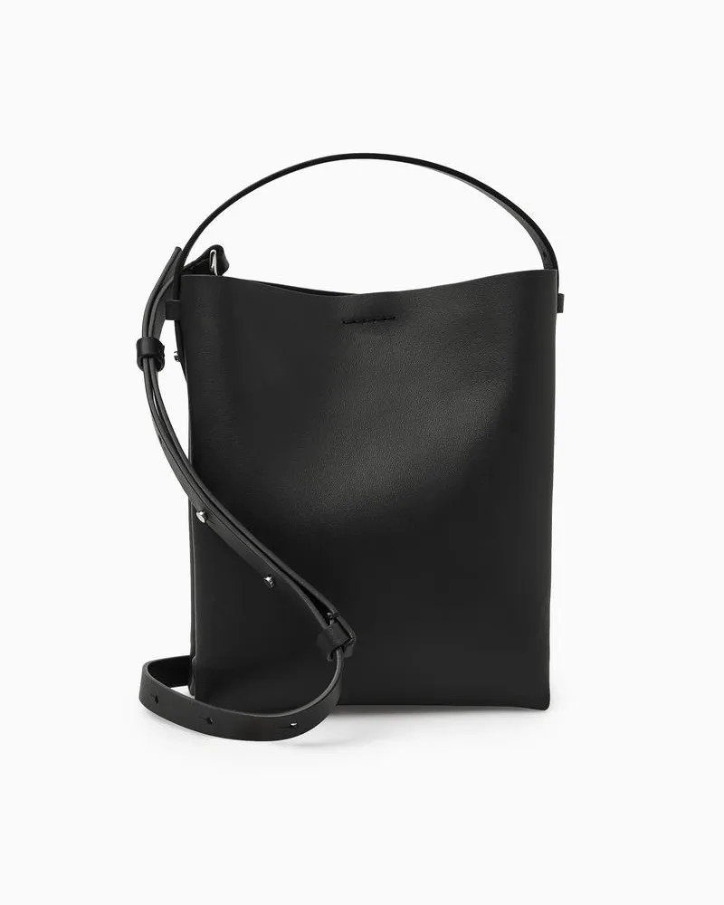 COS Kleiner Gefalteter Umhänge-Shopper Aus Leder Schwarz