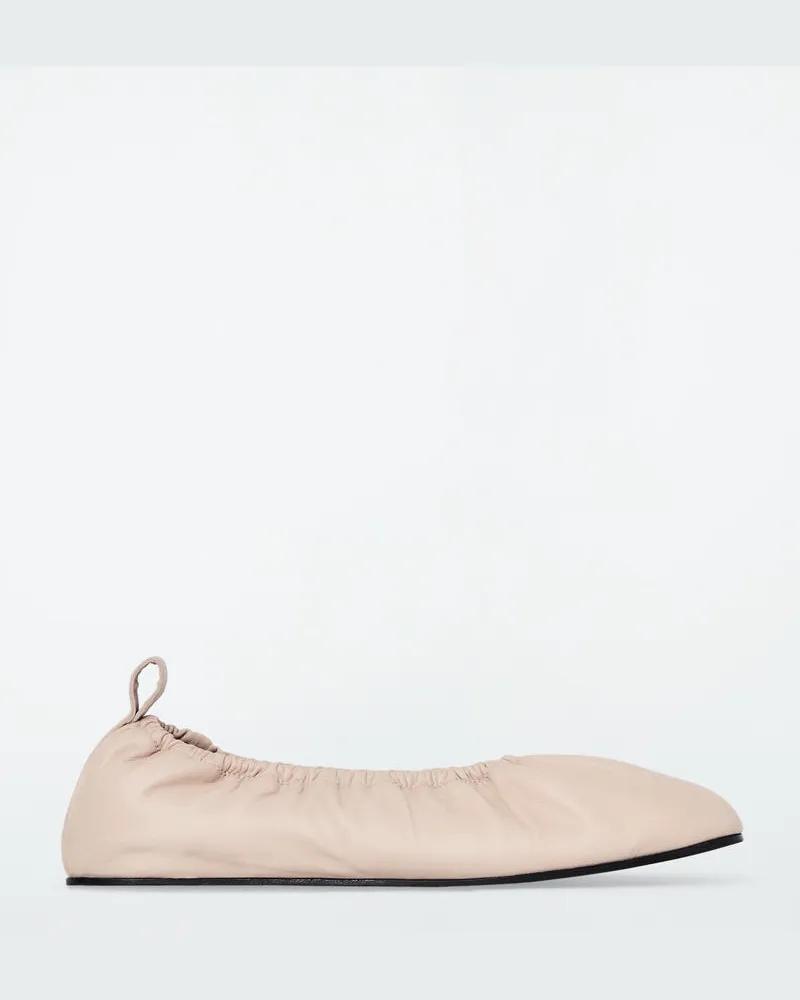 COS Die Ballerinas Aus Gerafftem Leder Beige