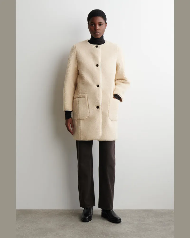 COS Lange Teddyjacke Beige