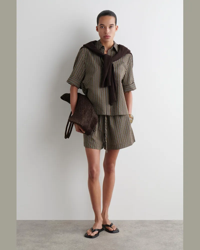 COS Gestreifte Shorts Aus Seersucker Braun