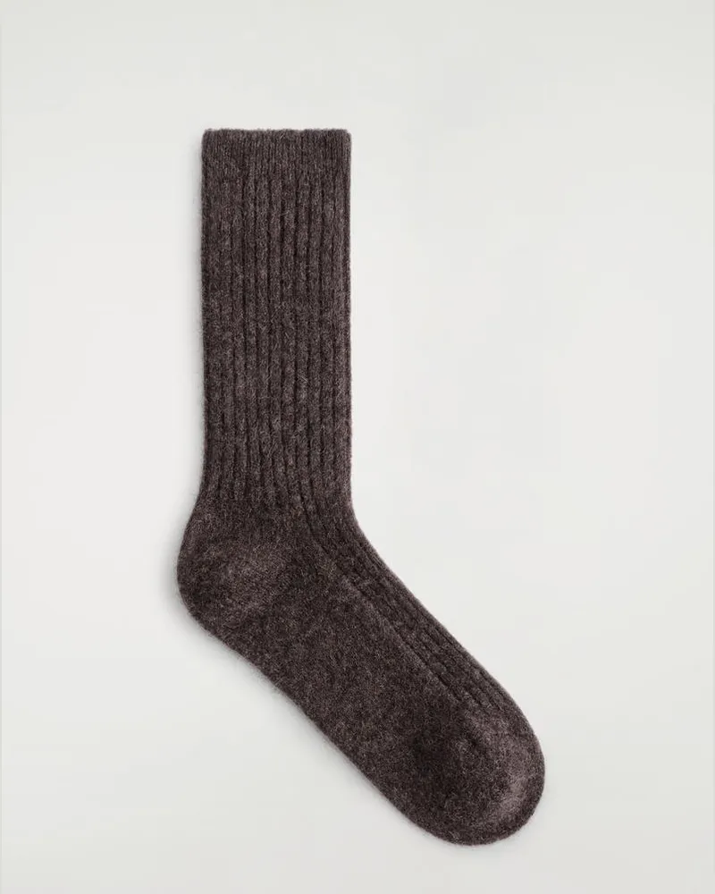 COS Gerippte Kaschmirsocken Braun