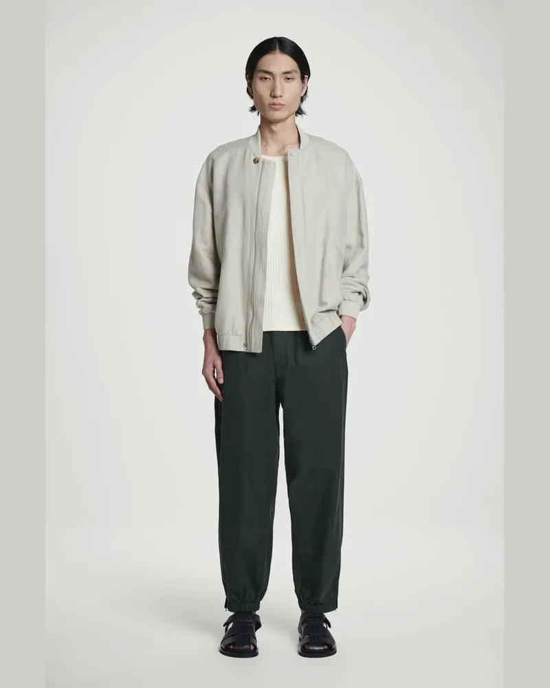 COS Schmal Zulaufende Hose Mit Elastischem Bund Grün