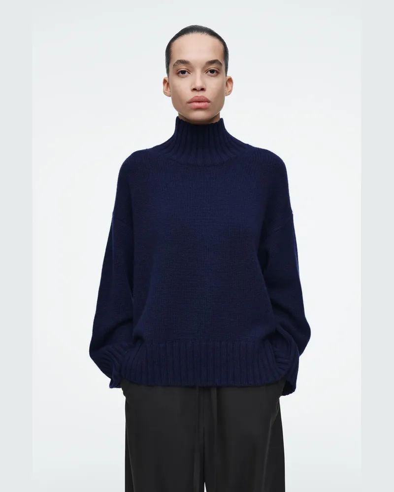 COS Grobstrickpullover Aus Kaschmir Mit Rollkragen Blau