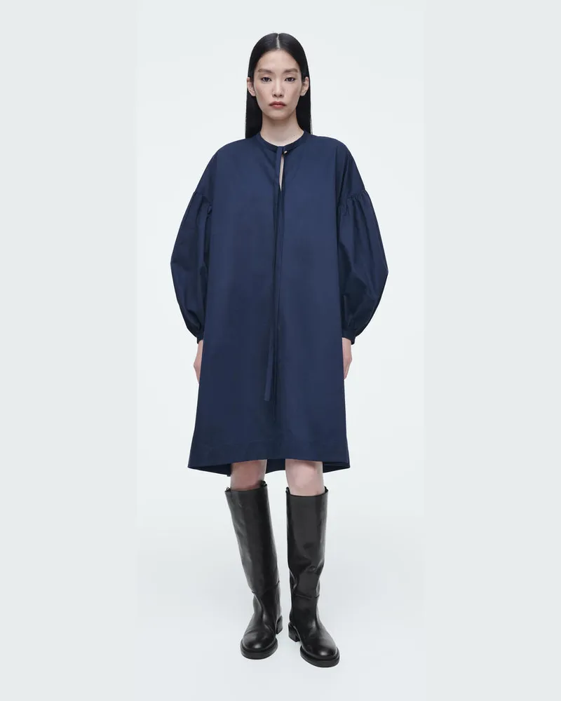COS Kleid Mit Raffung Und Bindedetails Blau