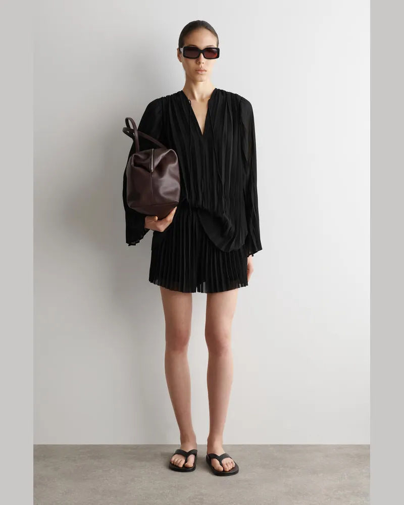 COS Shorts Aus Georgette Mit Falten Schwarz