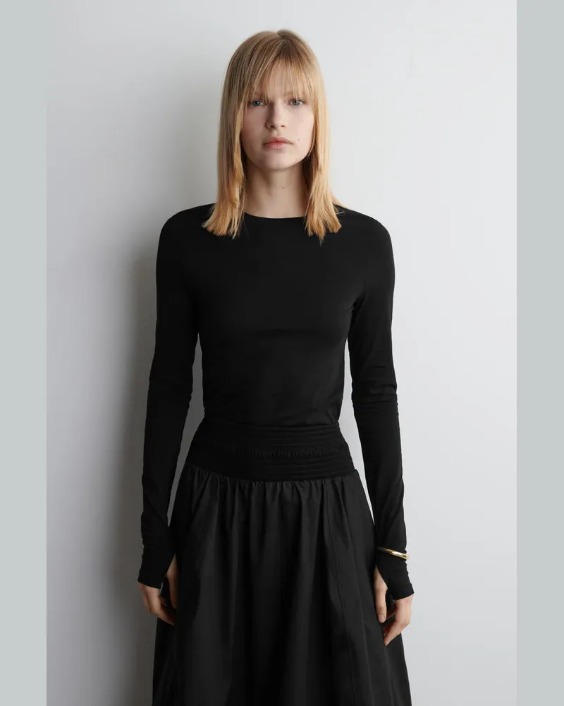 COS Schmales Leichtes Langarmshirt Schwarz