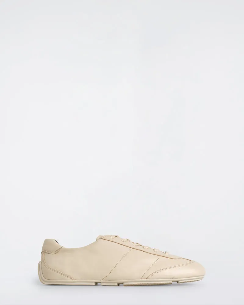 COS Schlichte Sneakers Aus Leder Beige