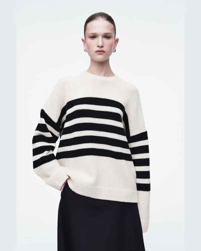 COS Gestreifter Wollpullover Weiß
