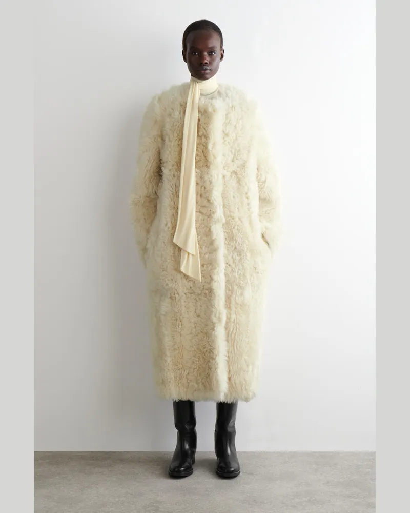 COS Kragenloser Mantel Aus Shearling Weiß