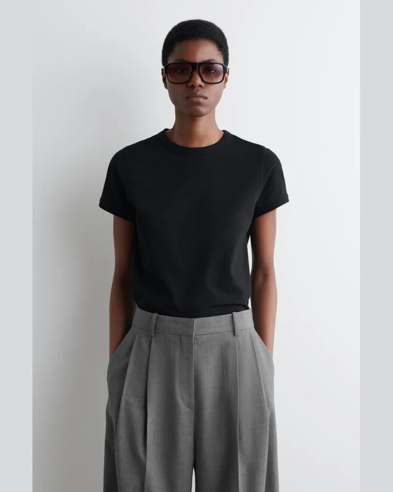 COS Ringer-T-Shirt Schwarz