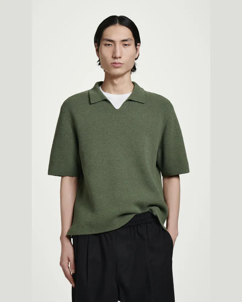 COS Poloshirt Aus Bouclé-Strick Mit Offenem Kragen Grün