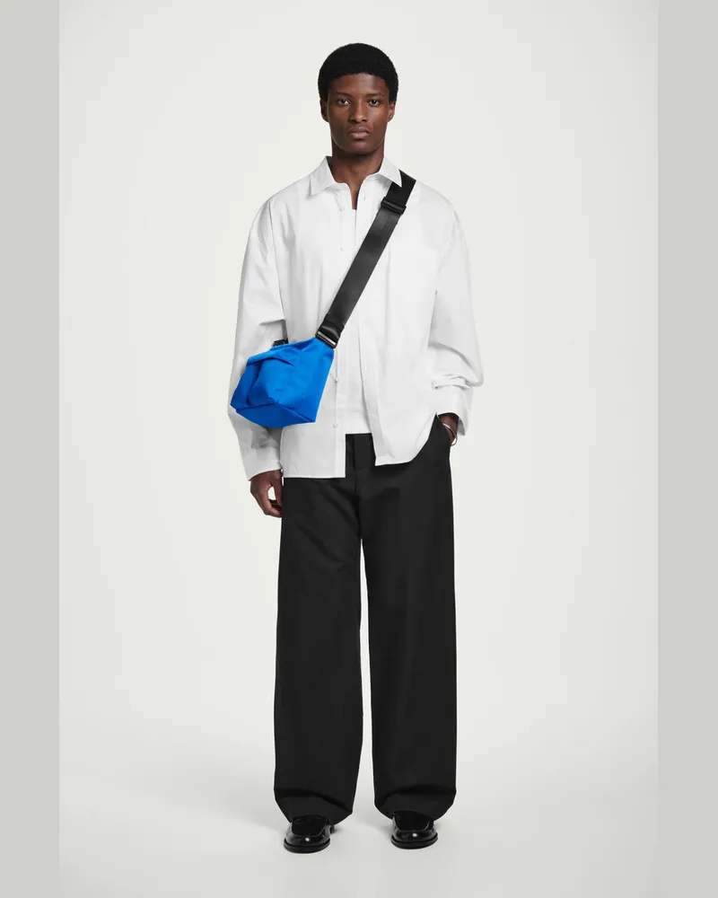COS Wasserabweisende Umhängetasche - Nylon Blau