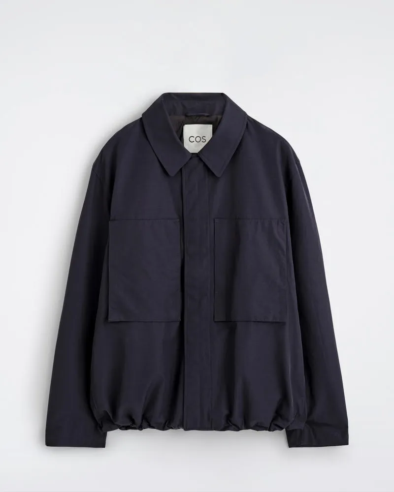 COS Technische Windbreaker-Jacke Blau