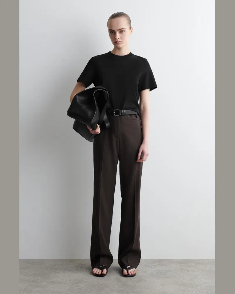 COS Sandalen Mit Kreuzriemen Und Kitten-Heel Schwarz