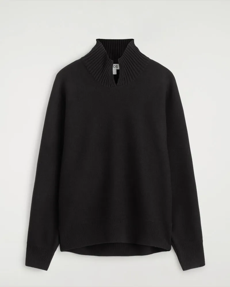 COS Pullover Aus Kochwolle Mit Trichterkragen Schwarz