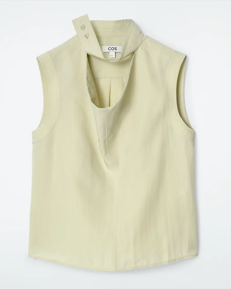 COS Ärmellose Bluse Mit Cut-Out Am Wasserfallkragen Grün