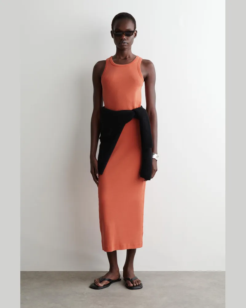 COS Geripptes Schlauchkleid Orange