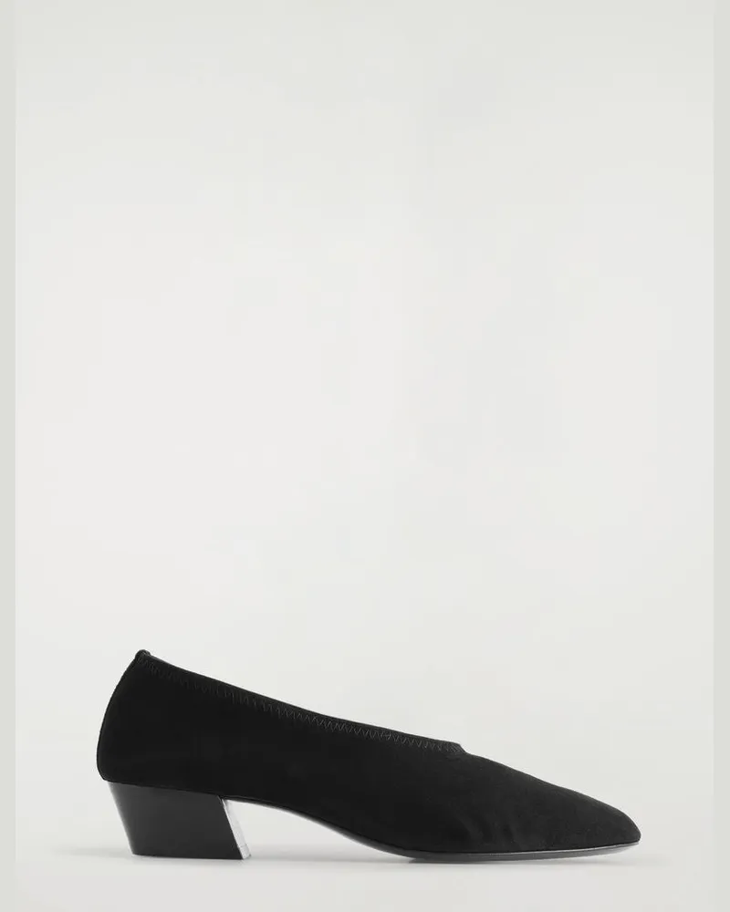 COS Ballerinas Aus Veloursleder Mit Absatz Schwarz