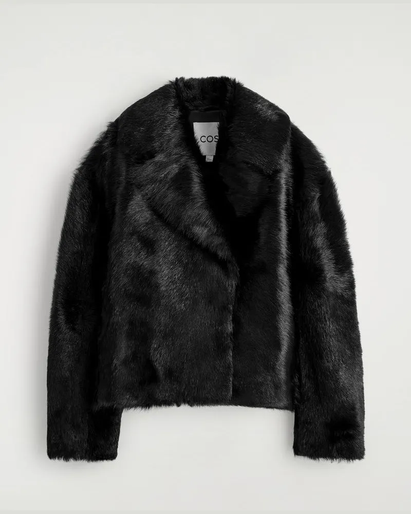 COS Lederjacke Mit Ponyhaar-Effekt Und Kragen Schwarz