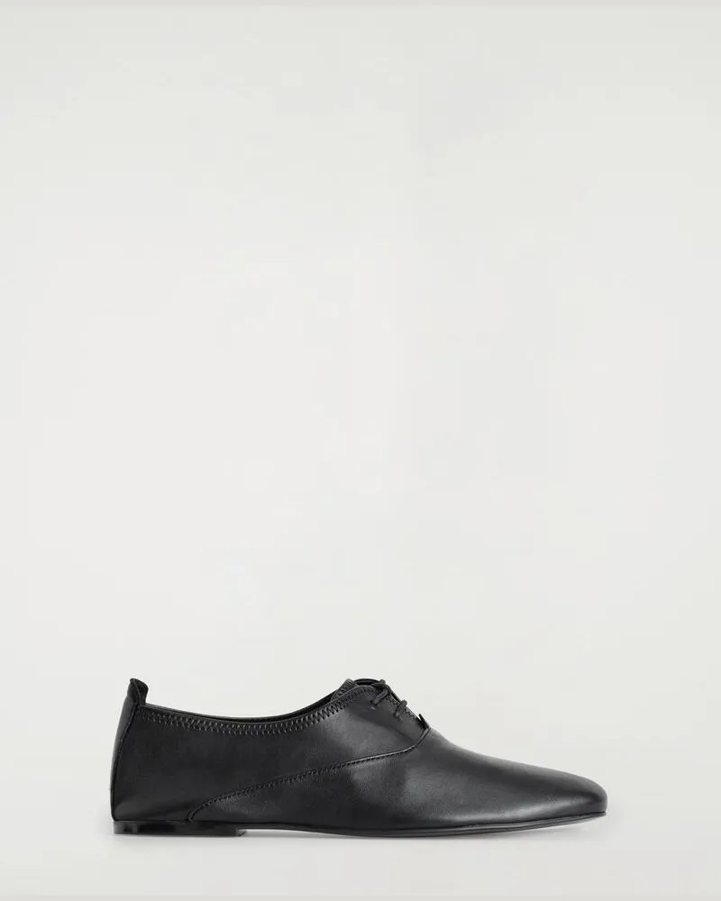COS Brogues Aus Weichem Leder Schwarz