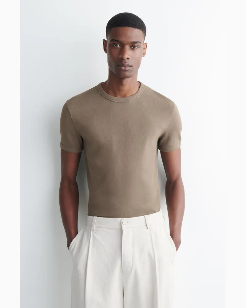 COS Schmal Geschnittenes Geripptes Baumwoll-T-Shirt Braun
