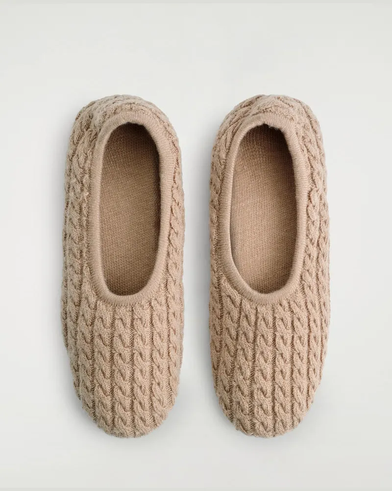 COS Hausschuhe Mit Zopfstrickmuster Beige