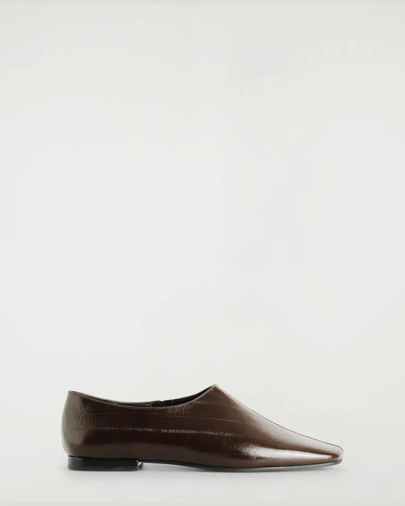 COS Flache Schuhe Aus Leder Mit Aal-Effekt Braun