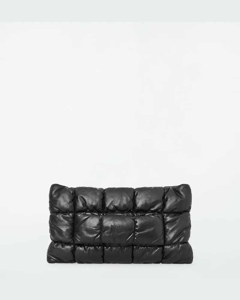COS Gesteppte Pillow Clutch - Leder Schwarz