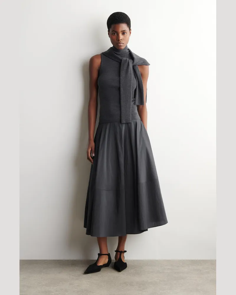 COS Fliessender Tellerrock In Midilänge Schwarz