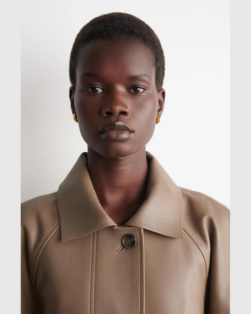 COS Gewölbte Mini-Creolen Goldfarben