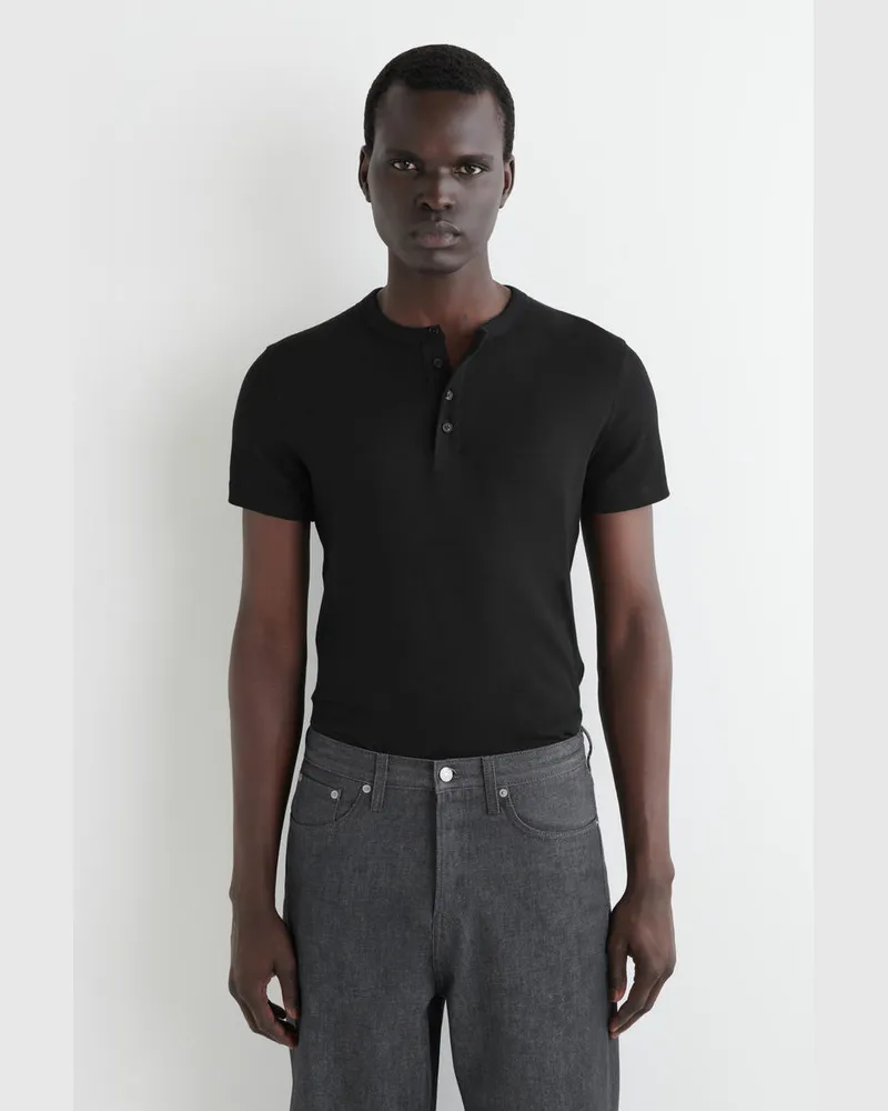 COS Schmales, Geripptes Henley-T-Shirt Schwarz