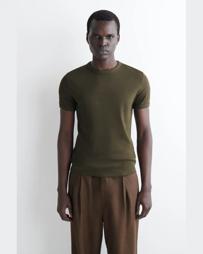 COS Schmal Geschnittenes Geripptes Baumwoll-T-Shirt Grün